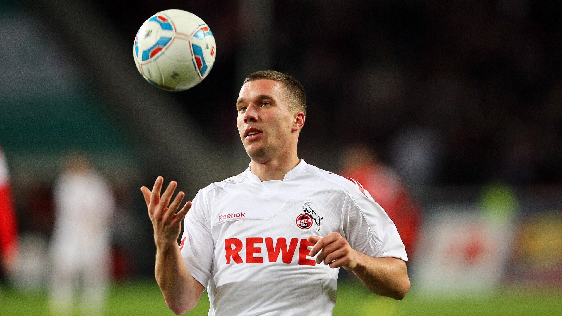 -_快船迎难而上，攻防两端表现出色_，快船重磅引援